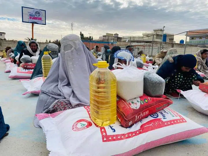 صد‌ها تن از باشنده‌های روستای صالحان ولسوالی پنجوایی ولایت کندهار، در انتظار کمک‌های فوری بسر می‌برند.