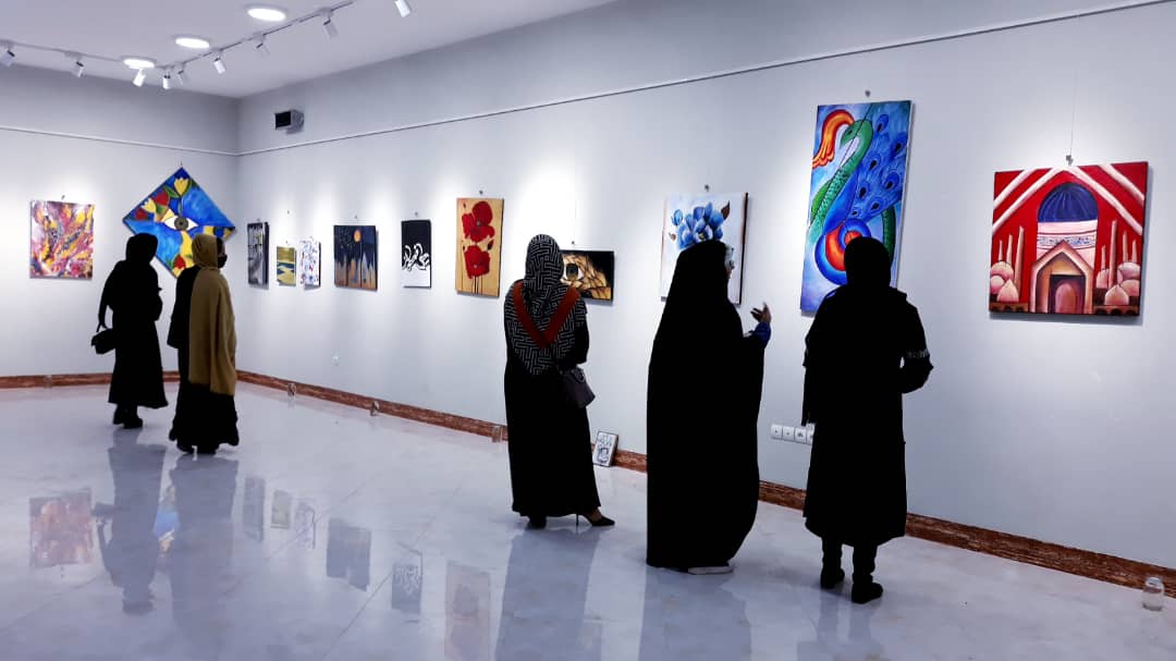 برگزاری اولین نمایشگاه نقاشی از سوی دختران در ولایت هرات پس از حاکمیت رژیم طالبان در افغانستان
