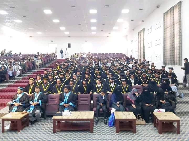 په کندهار کي 545 محصلينو د لیسانس په کچه فراغت لیکونه تر لاسه کړه