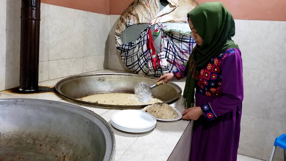 Challenges facing women investors in Bamyan; Some of them say that they will stop their business activities as the current situation continues