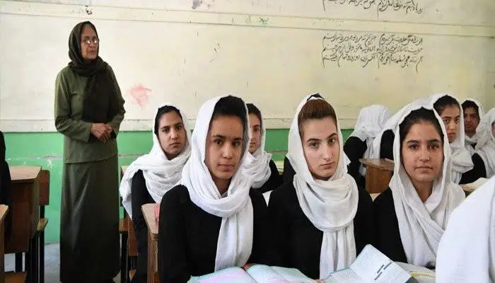 زدكوونكې:ولې د ښوونځيو د دروازو بندو ساتلو ته پلمې جوړېږي؟