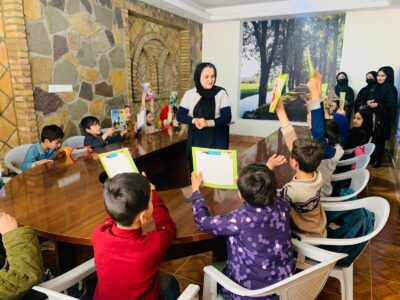 برگزاری جلسه‌های کتاب خوانی توسط دختران دانش‌جو بعد از اجازه نیافتن آنان به دانشگاه در هرات