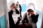 کندهار : نن د شپږم ټولګی نجونې د وروستی کلنی ازموینې سره په اوښکو ډک سترګو کور ته ولارى