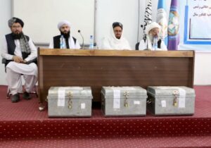 آغاز امتحان سرتاسری کانکور و محرومیت حضور دختران دانش‌آموز در ولایت هرات