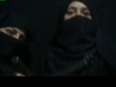 سلاح گرفتن دو زن برای مقاومت مسلحانه در برابر طالبان