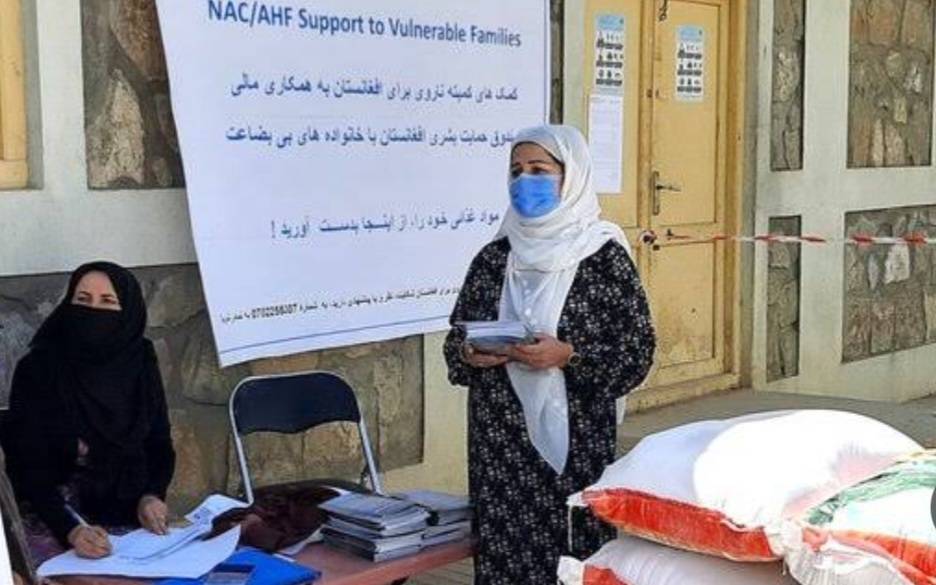 کندهار: پر کور ناسته  ښځینه کارکوونکو ته به معاش نه ورکوى