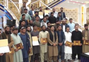 په کندهار کې له رونېز کورس څخه د ٢١میرمنو فراغت،خو سندونه یې نارینه و ته ورکول شول
