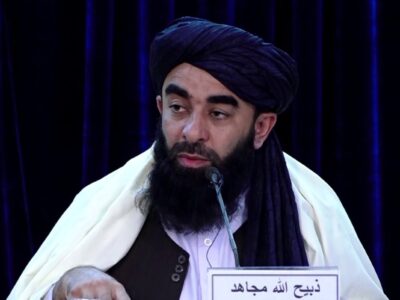 ذبیح الله مجاهد: پاکستان از برنامه اخراج پناه‌جویان افغان تجدید نظر کند