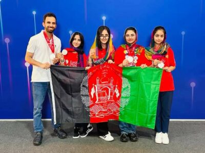 افغان روباټیک ټیم غړو فرسټ ګلوبل سیالۍ کې دوهم مقام خپل کړ