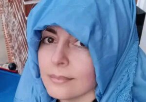 لینا روزبه: هیچ پوششی به اندازه برقع ترسناک نیست