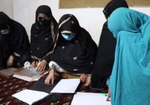 په ننګرهار کې نابینا نجونې دوى ته د ځانګړی کتابتون غوښتنه کوی