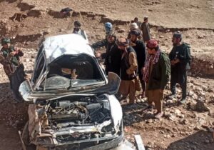ده تن به شمول زنان و کودکان در پی واژگون شدن یک موتر در فاریاب جان باختند