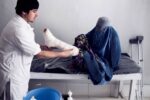 کمبود داکتران زن در شفاخانه‌ها، پیامدهای بسته ماندن دروازه‌های دانشگاه بر روی دختران افغانستانی