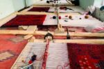 ایجاد گارگاه آموزشی قالین‌بافی توسط یک زن در ولایت تخار