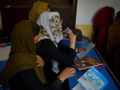 نگرانی دختران دانش‌آموز از ممنوعیت آموزش در ولایت بلخ