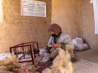 صنعت قالین‌بافی منبع درآمد برای زنان افغانستانی 