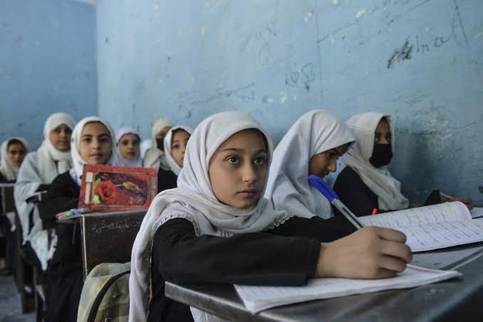 ۹۴۲ روز خانه نشینی تا محرومیت تحصیلی دختران دانش‌آموز در افغانستان
