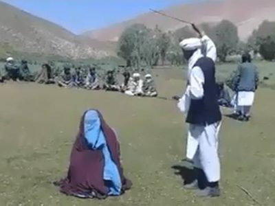 شلاق در محضر عام؛ یک زن در پنجشیر از سوی طالبان شلاق زده شد