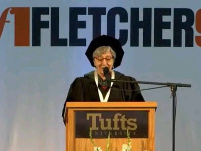 سیماسمر مدال «رئیس» را از دانشگاه «تافتس» آمریکا دریافت کرد