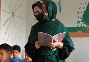 از افزایش چالش‌های اقتصادی تا کاهش معاشات کارمندان زن به پنج‌هزار افغانی