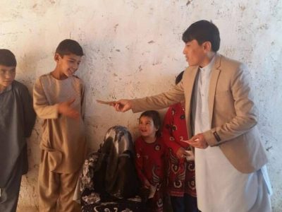 توزیع عیدانه برای بازماندگان جنگجویان طالبان در بلخ