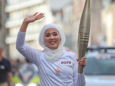 معصومه علی‌زاده، مشعل المپیک پاریس را حمل کرد