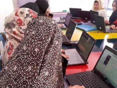 امید در دل تاریکی: آموزش‌های کامپیوتری برای دختران در کابل