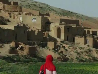 طالبان یک دختر را در “بازار یکاولنگ” لت‌وکوب کرد 
