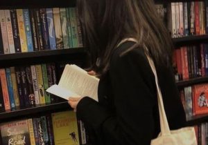طالبان در دایکندی کتاب‌های “ممنوعه” را جمع‌‌آوری میکند